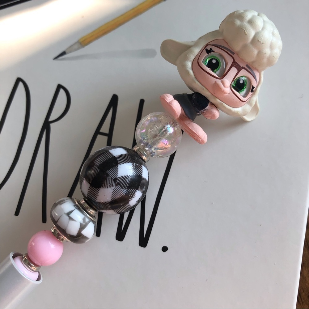 Disney Doorables: Zootopia: Bellwether handmade beaded pen